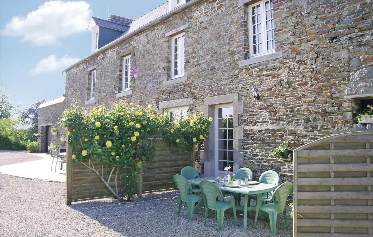 Amazing Apartment In Roz-Landrieux With Kitchen Extérieur photo
